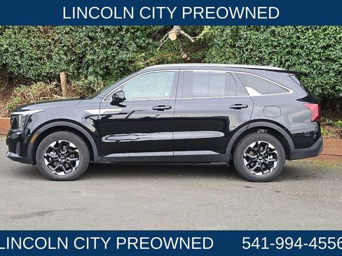 Used 2024 Kia Sorento S AWD/4WD image 7