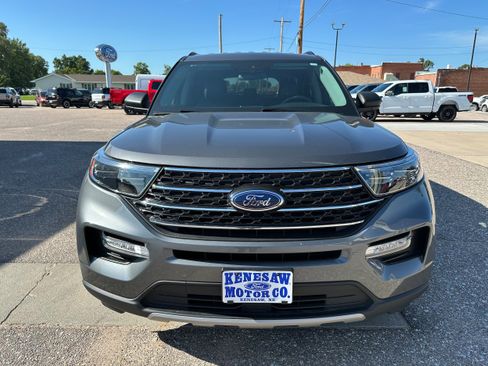 Used 2023 Ford Explorer XLT w/ Equipment Group 202A image 2