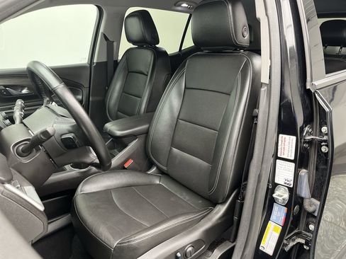 Certified 2024 GMC Terrain SLT image 9