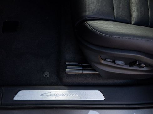 Certified 2026 Porsche Cayenne AWD/4WD image 22