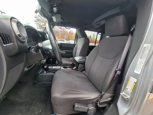 Used 2013 Jeep Wrangler Unlimited Sport image 12