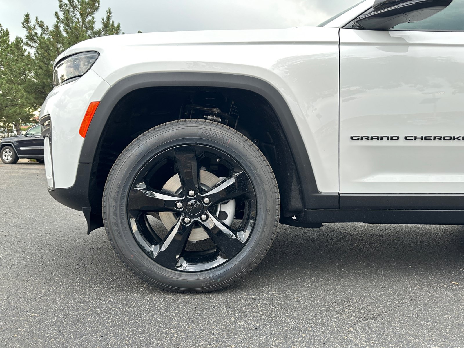 New 2026 Jeep Grand Cherokee Limited w/ Limited Altitude Package AWD/4WD image 10