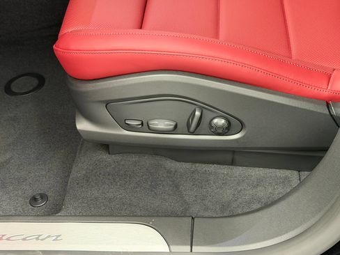 Certified 2026 Porsche Macan Electric RWD image 16