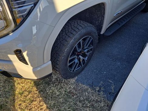 New 2026 GMC Sierra 1500 AT4 w/ AT4 Premium Package image 9