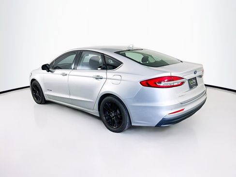 Used 2019 Ford Fusion SE FWD image 5