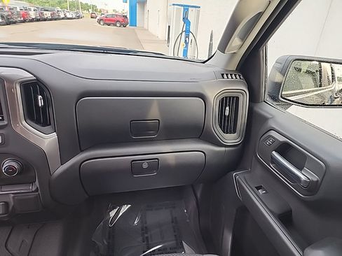 Used 2021 Chevrolet Silverado 1500 Custom AWD/4WD image 22