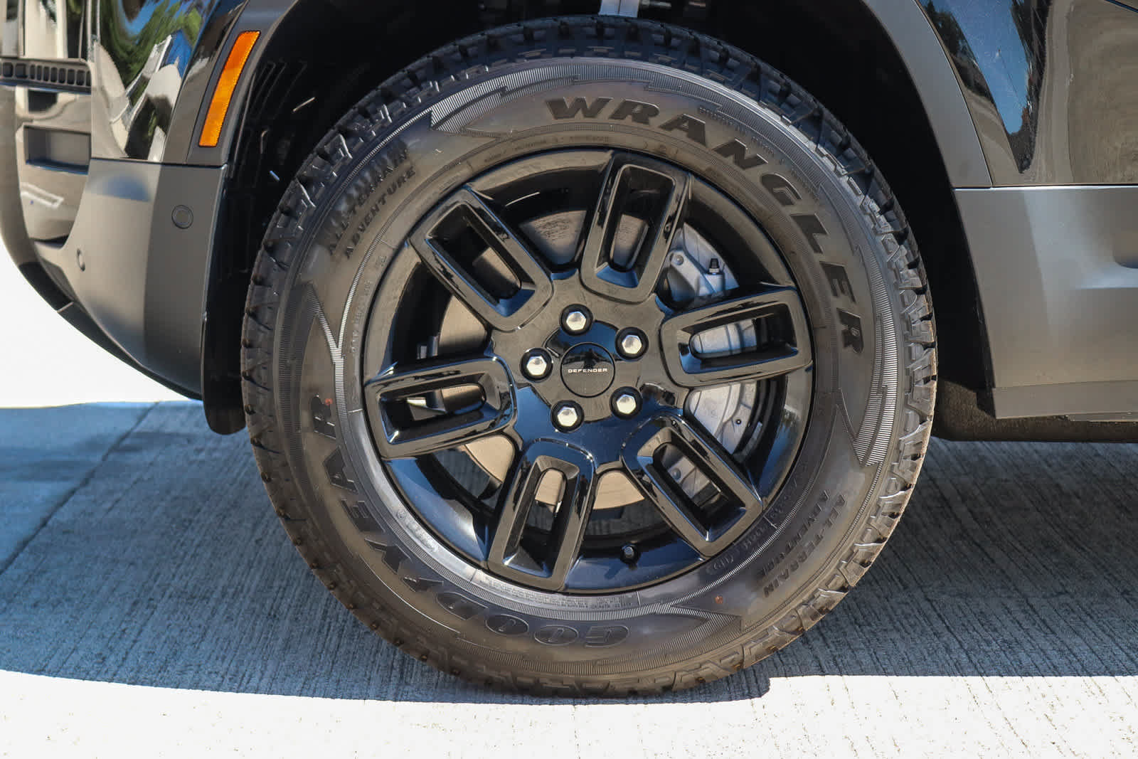 New 2026 Land Rover Defender 110 S AWD/4WD image 7