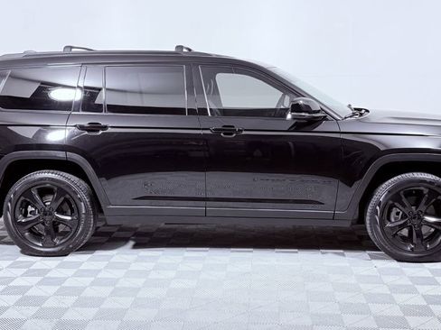 Used 2023 Jeep Grand Cherokee L Altitude image 2