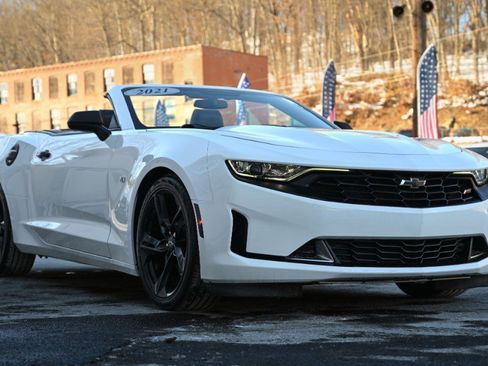 Used 2021 Chevrolet Camaro LT w/ RS Package image 7