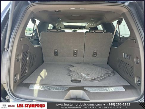 Used 2023 GMC Yukon XL Denali AWD/4WD image 11
