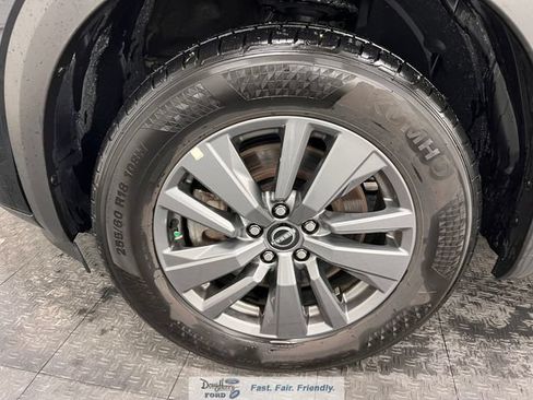 Used 2025 Nissan Pathfinder SV FWD image 19