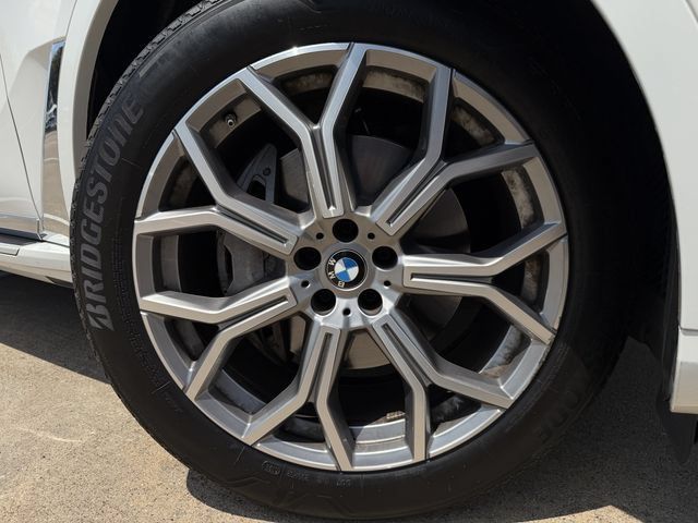 Used 2026 BMW X7 xDrive40i AWD/4WD image 9