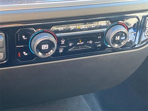 Used 2024 Chevrolet Silverado 2500 LTZ image 25