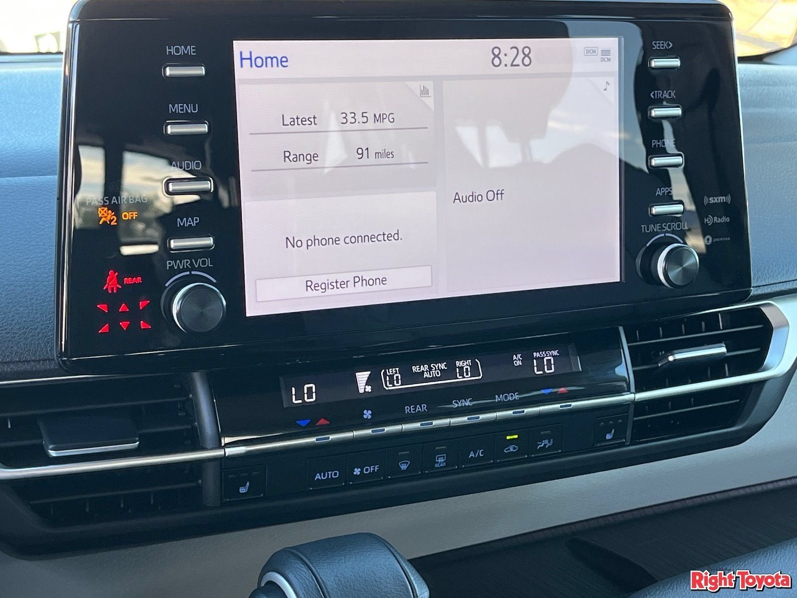 Certified 2024 Toyota Sienna XLE FWD image 28