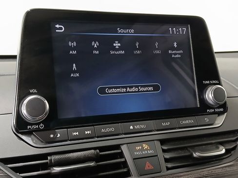 Used 2020 Nissan Altima 2.0 Platinum FWD image 22