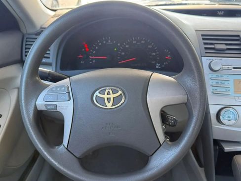 Used 2009 Toyota Camry LE FWD image 10