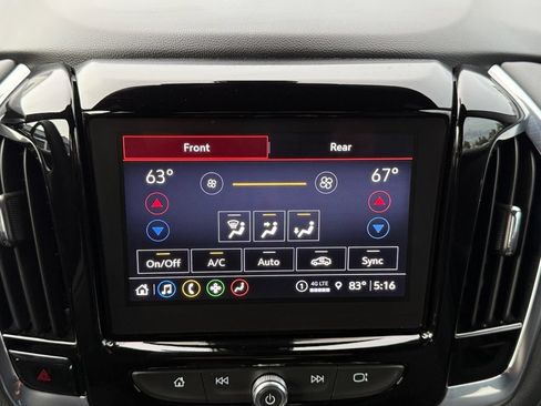 Used 2023 Chevrolet Traverse LT FWD image 16
