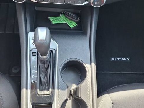 Used 2025 Nissan Altima 2.5 SV FWD image 26