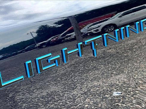 Used 2024 Ford F150 Lightning Lariat AWD/4WD image 32