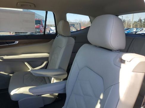 New 2026 Volkswagen Atlas SE image 28