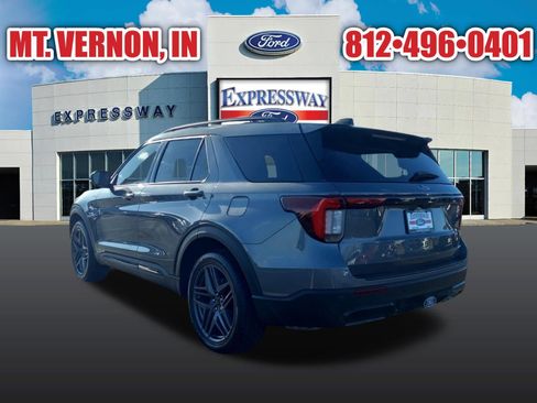 Used 2025 Ford Explorer ST-Line w/ ST-Line Street Pack image 8