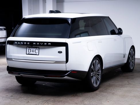 Used 2023 Land Rover Range Rover Autobiography AWD/4WD image 7