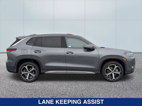 New 2025 Volkswagen Tiguan SE image 6