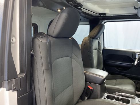 Certified 2020 Jeep Wrangler Sport image 30