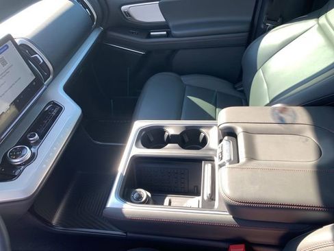 New 2025 Ford Expedition Active RWD image 38