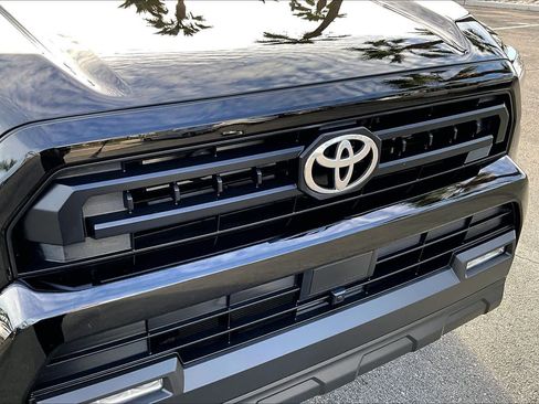 Used 2025 Toyota 4Runner SR5 image 28