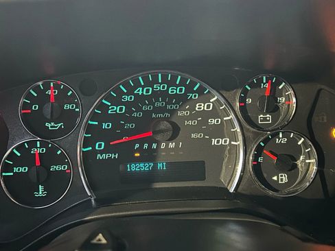 Used 2017 Chevrolet Express 2500 image 18