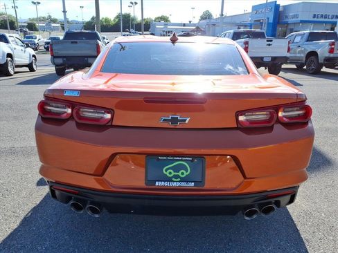 Certified 2022 Chevrolet Camaro LT RWD image 5