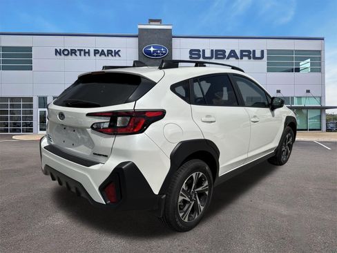 Used 2026 Subaru Crosstrek 2.5i Premium AWD/4WD image 3