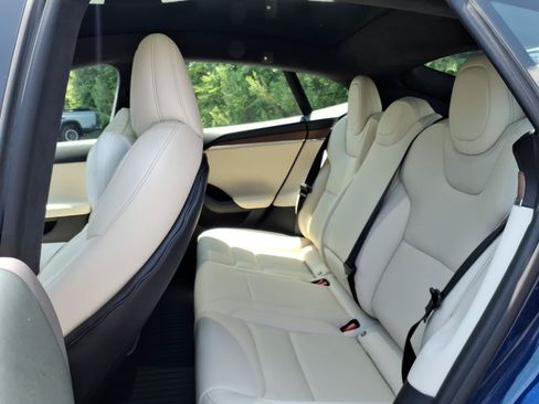 Used 2022 Tesla Model S AWD/4WD image 17