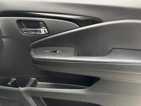 Used 2019 Honda Pilot Touring image 44