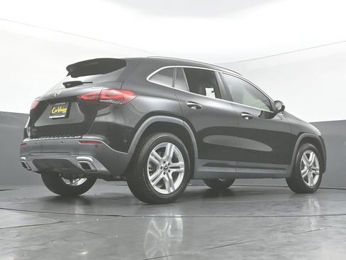 Used 2022 Mercedes-Benz GLA 250 4MATIC w/ Premium Package image 44