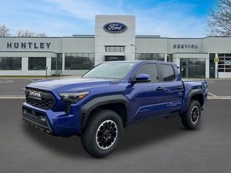 Used 2025 Toyota Tacoma TRD Off-Road w/ TRD Off Road Upgrade Package AWD/4WD video 1