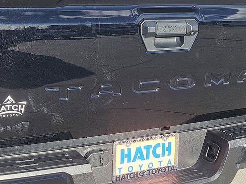 Used 2025 Toyota Tacoma TRD Sport image 7