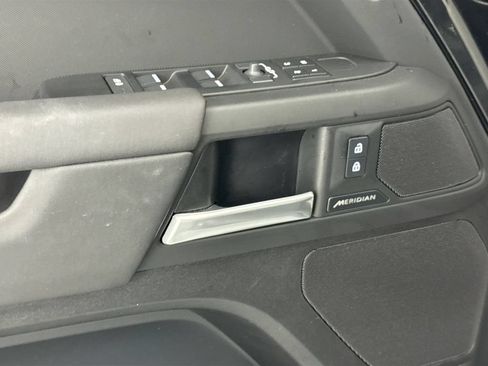Certified 2025 Land Rover Defender 110 S AWD/4WD image 18