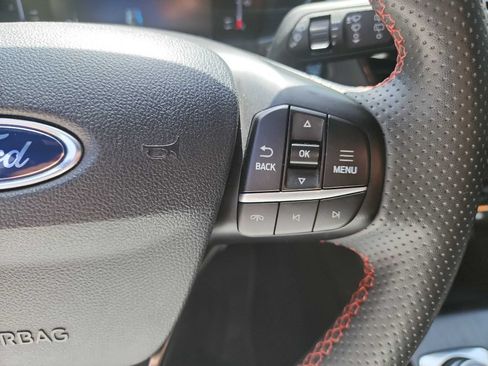 Used 2023 Ford Escape ST-Line FWD image 16