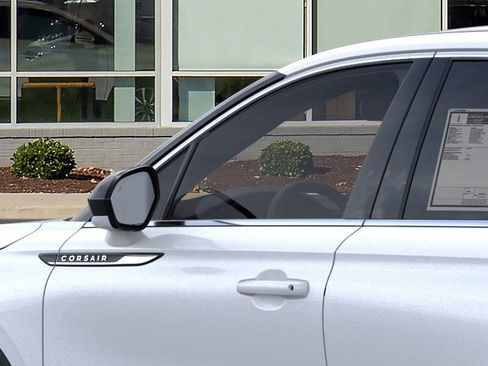 Used 2025 Lincoln Corsair AWD image 20