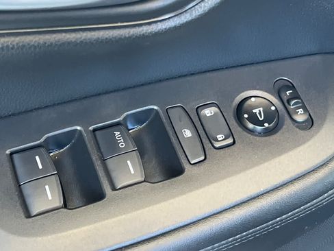 Used 2025 Honda HR-V LX image 13