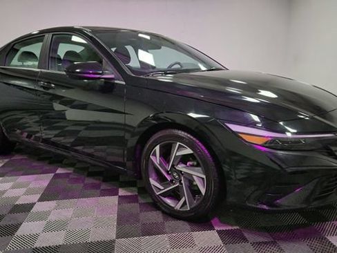Used 2025 Hyundai Elantra SEL FWD image 26