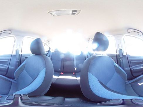 Used 2025 Nissan Versa SV image 40