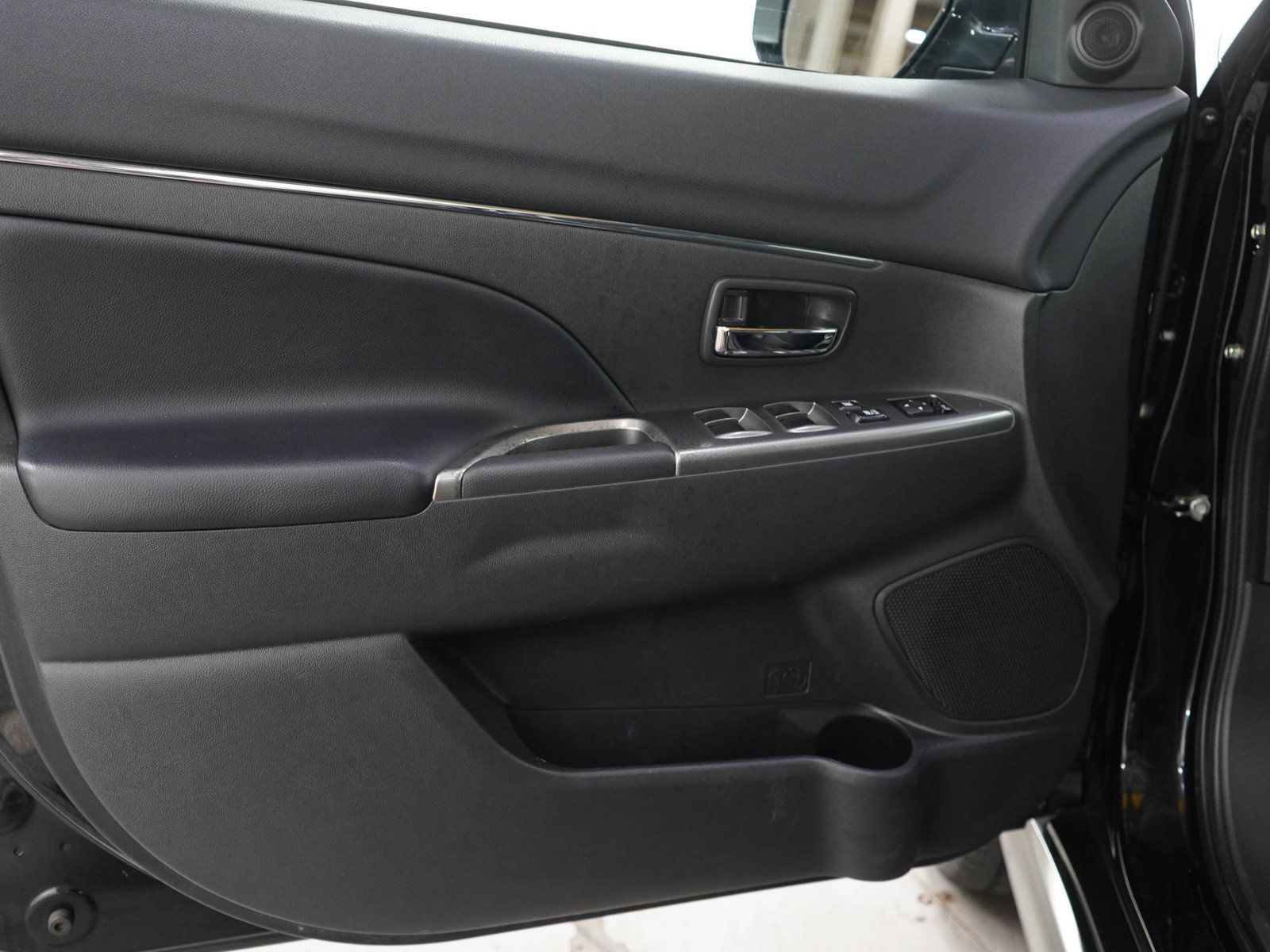 Used 2024 Mitsubishi Outlander Sport SE AWD/4WD image 18