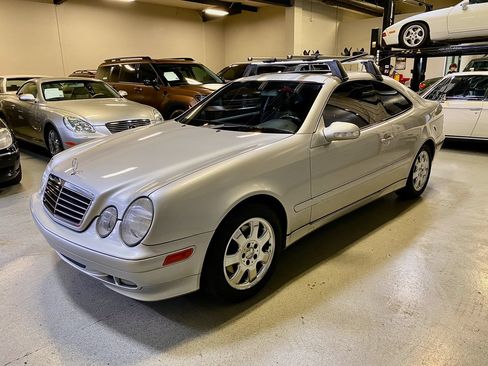 Used 2000 Mercedes-Benz CLK 320 Coupe image 11