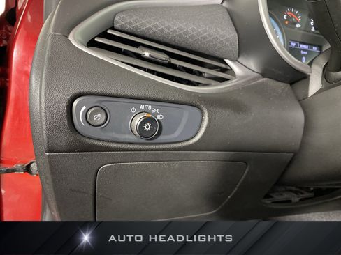 Used 2025 Chevrolet Malibu LT image 24