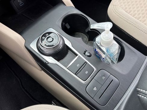 Used 2022 Ford Escape SE image 26