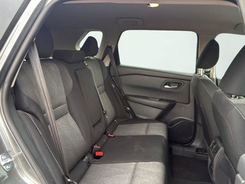 Used 2025 Nissan Rogue SV image 27