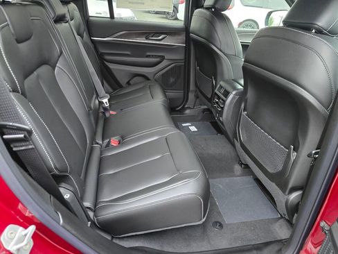 New 2025 Jeep Grand Cherokee Limited image 15